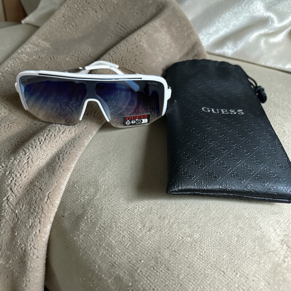 Unisex Guess Factory Blue Gradient Shield Men's Sunglasses GO00054 21W 00 - Picture 4 of 10